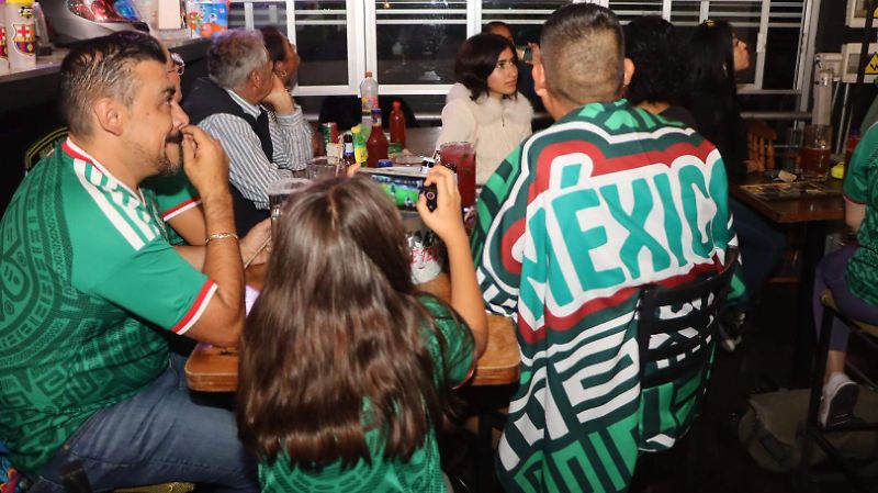 Gran ambiente en el triunfo de México